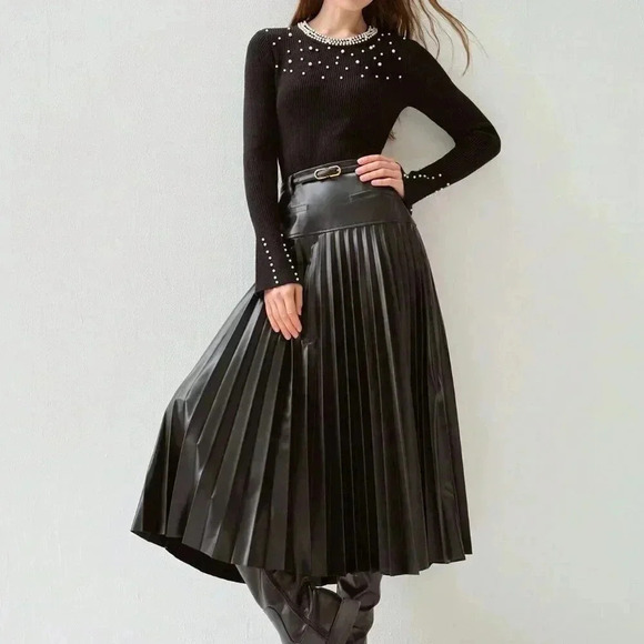 Black Casual Women's Romantic Black Pleated PU Skirt - Picture 2 of 5